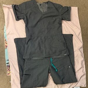 Figs Charcoal Scrub Ensemble